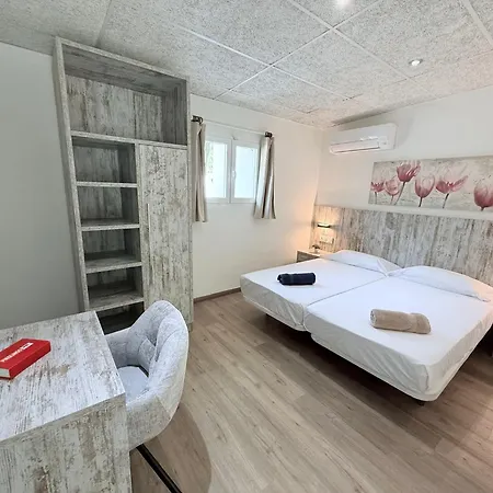 Ciudad De Vacaciones Cala Montjoi 리조트 *