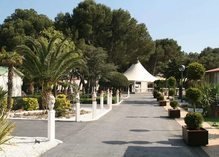 Ośrodek wypoczynkowy Ciudad De Vacaciones Cala Montjoi *